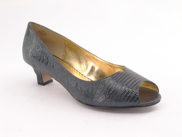 j renee kitten heels